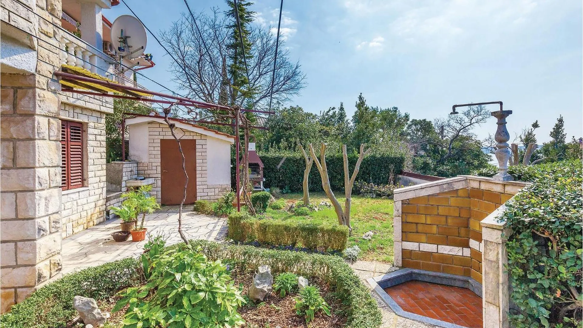 Stunning Apartment In Jadranovo With Wifi