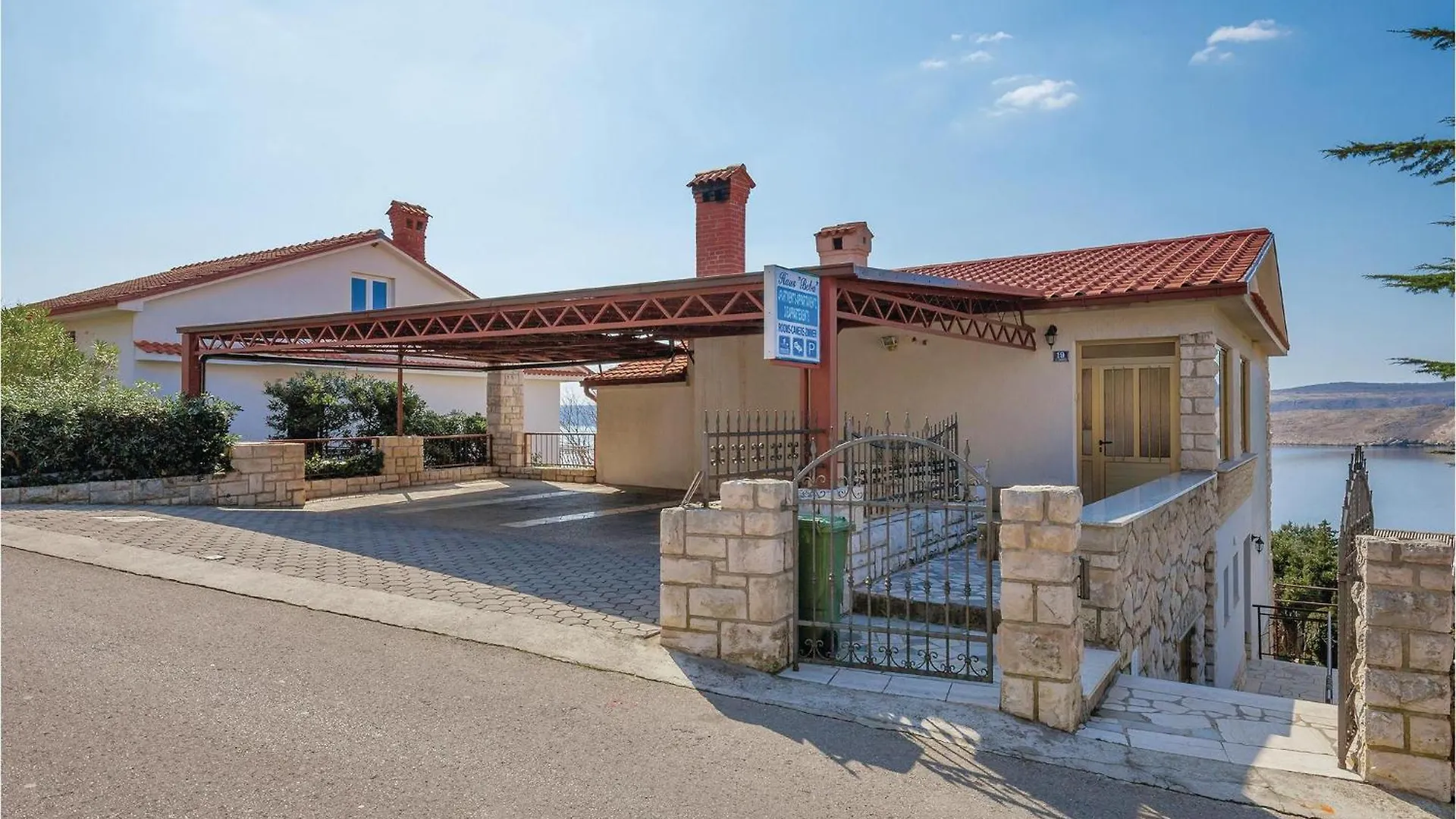 Stunning Apartment In Jadranovo With Wifi 0*,
