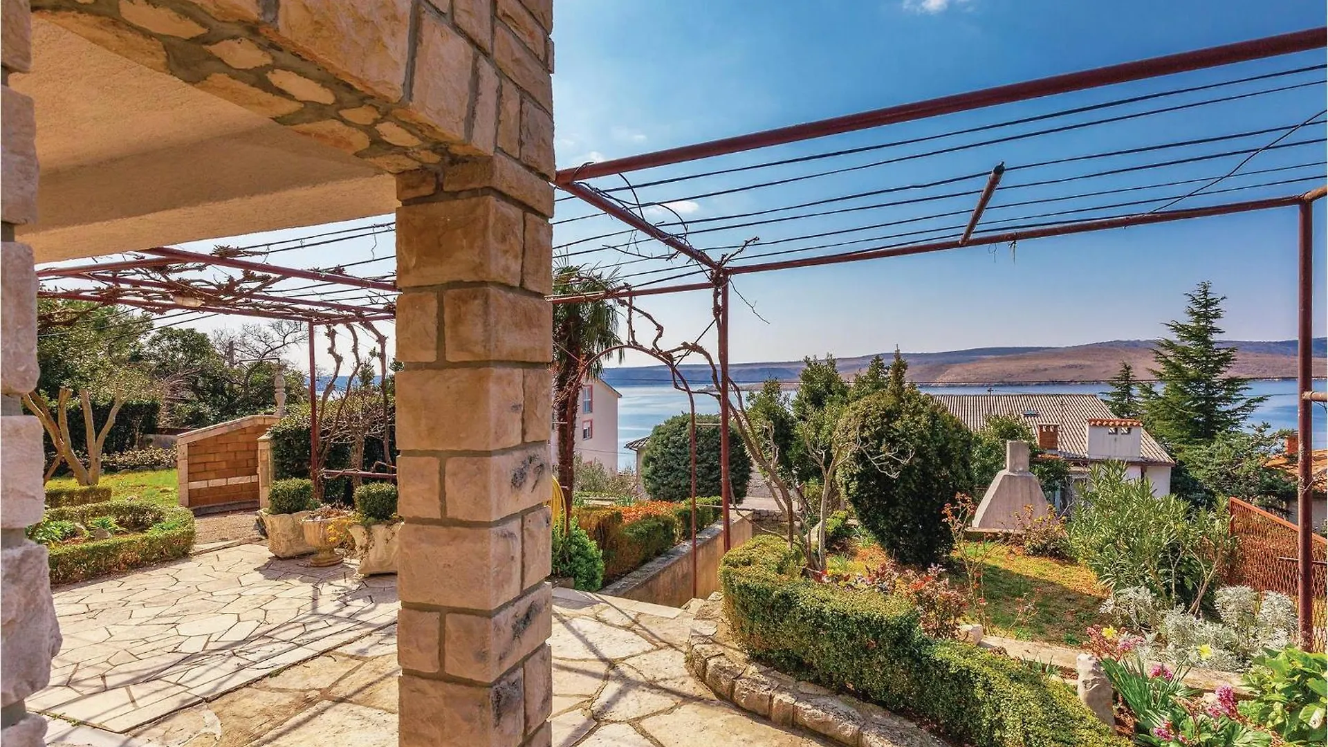 Stunning Apartment In Jadranovo With Wifi